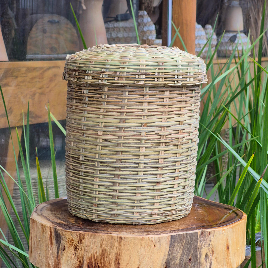 Lixeira Natural Fibra de Dendê.