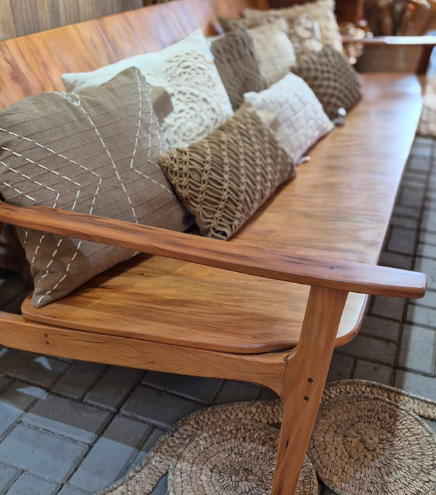 Sofá Diz Peroba Rosa