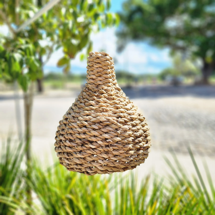 Luminária Gota em Corda de Taboa.