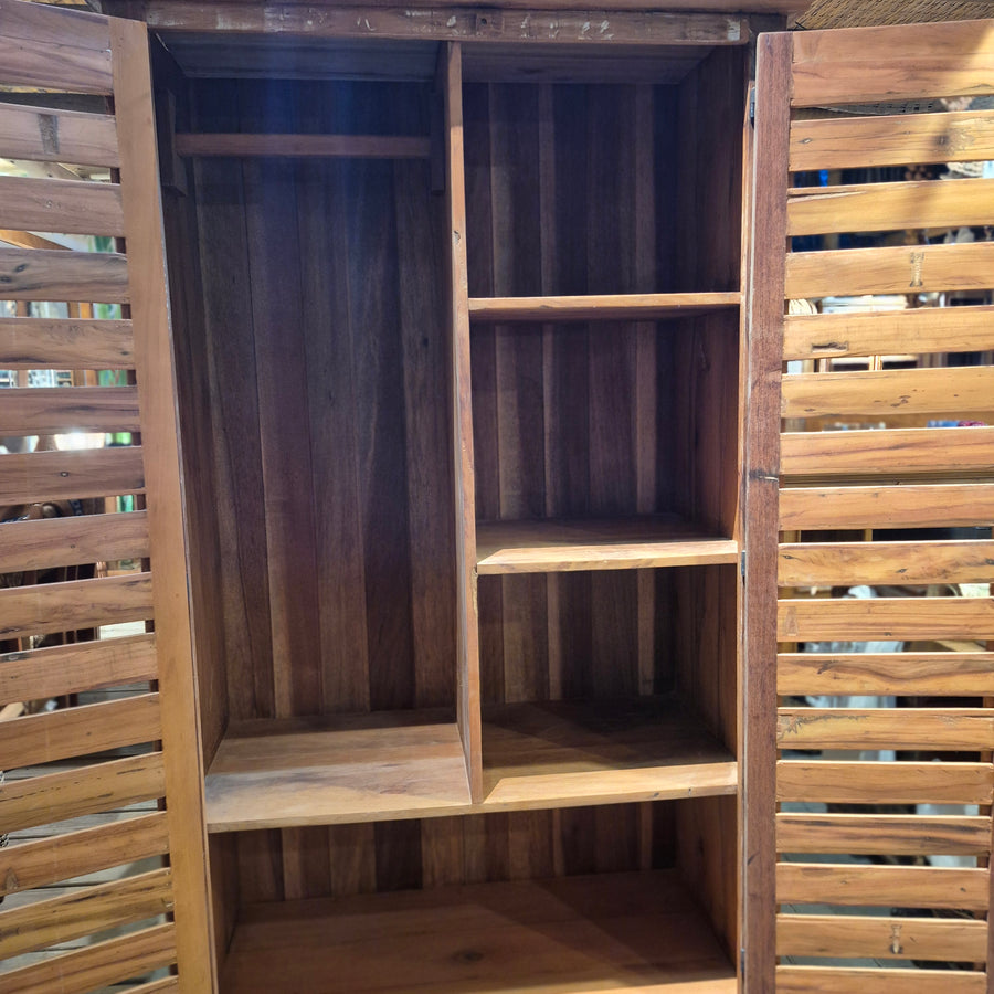 Guarda Roupa de Madeira Peroba.