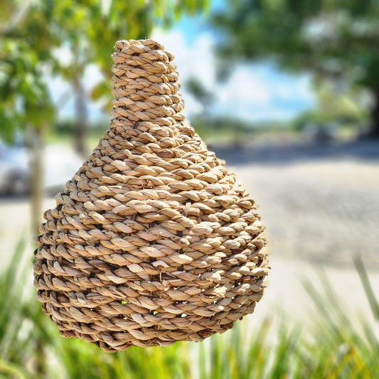 Luminária Gota em Corda de Taboa.