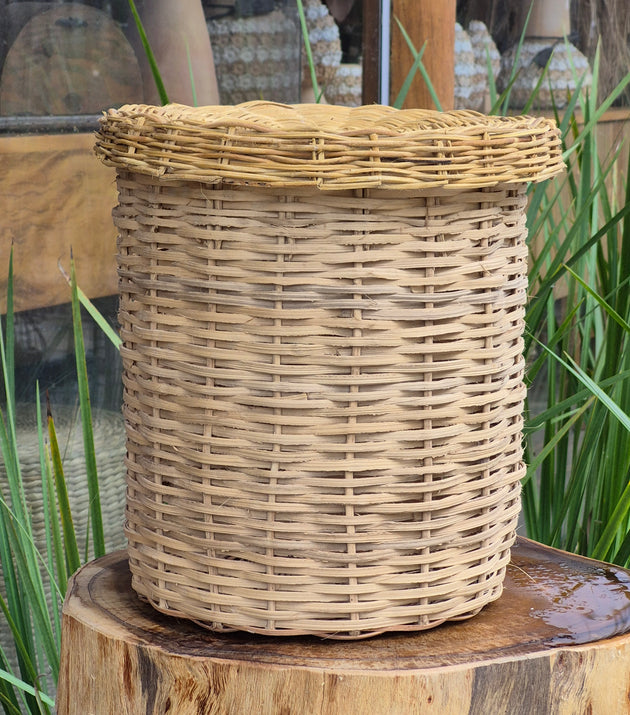 Lixeira de Cipó Natural.